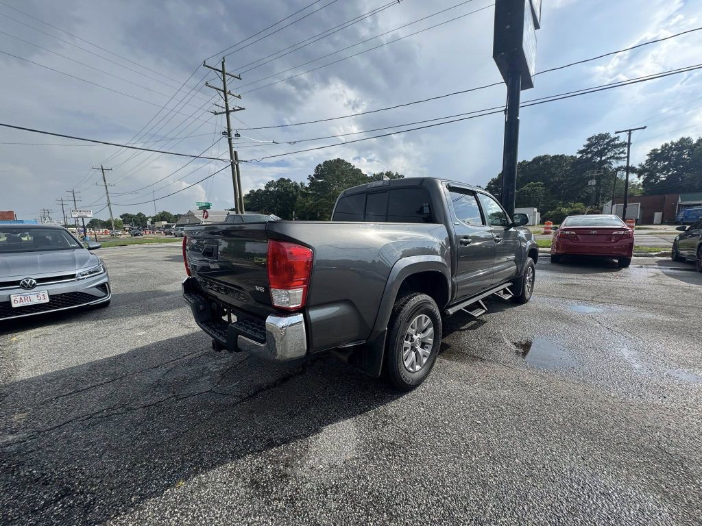 2017 Toyota Tacoma Image 6