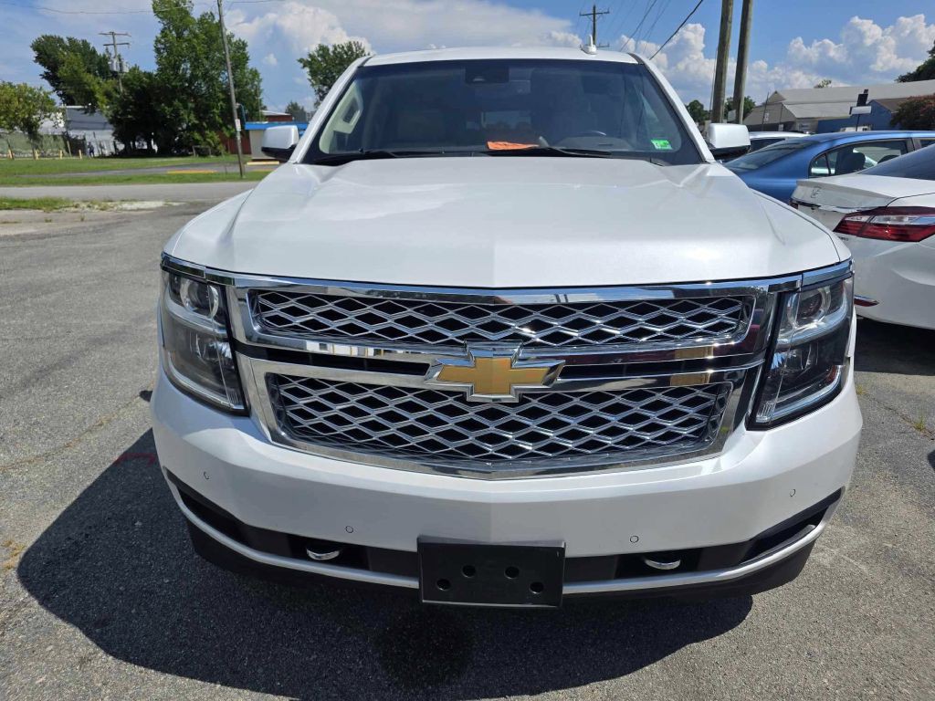 2018 Chevrolet Suburban Image 3