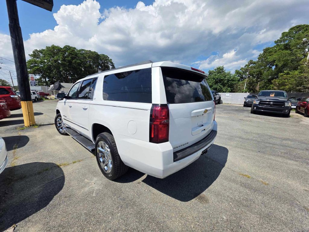 2018 Chevrolet Suburban Image 5