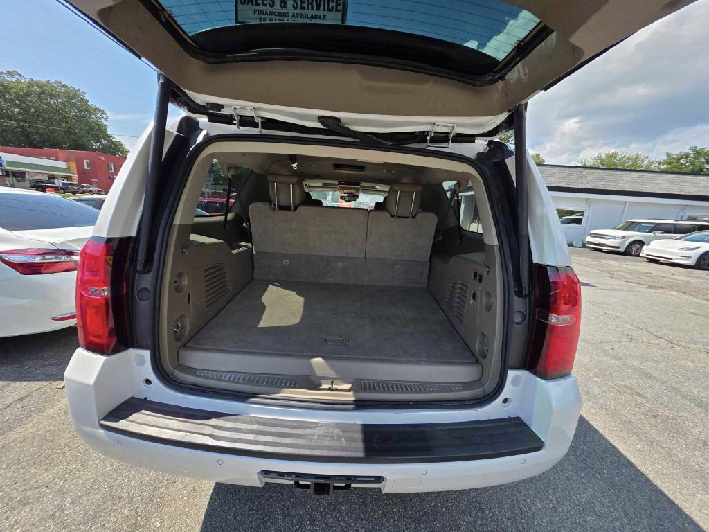2018 Chevrolet Suburban Image 9