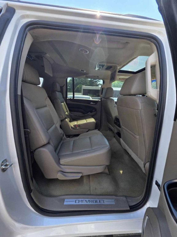 2018 Chevrolet Suburban Image 10
