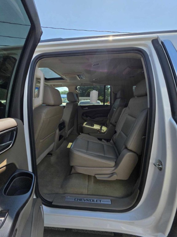 2018 Chevrolet Suburban Image 12