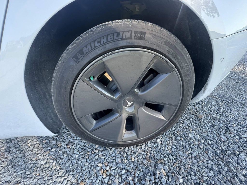 2021 Tesla Model 3 Image 7