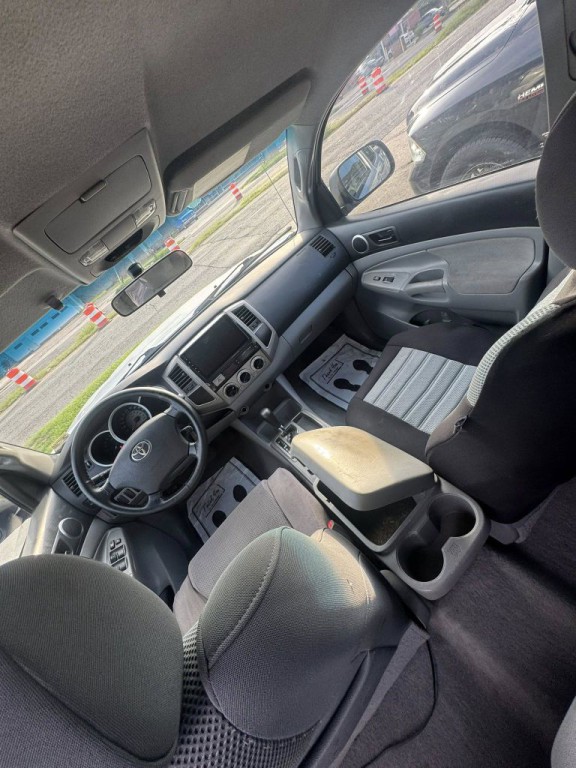 2006 Toyota Tacoma Image 8