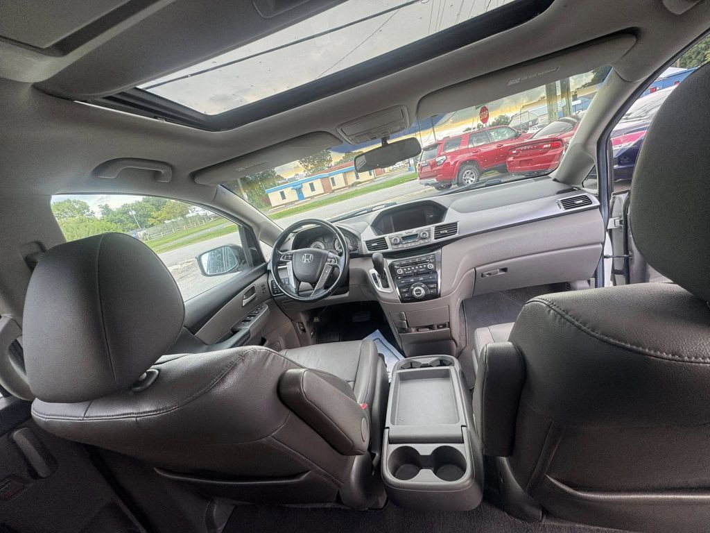 2012 Honda Odyssey Image 12