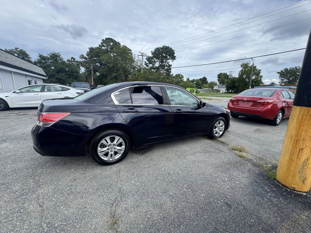 2010 Honda Accord Image 4