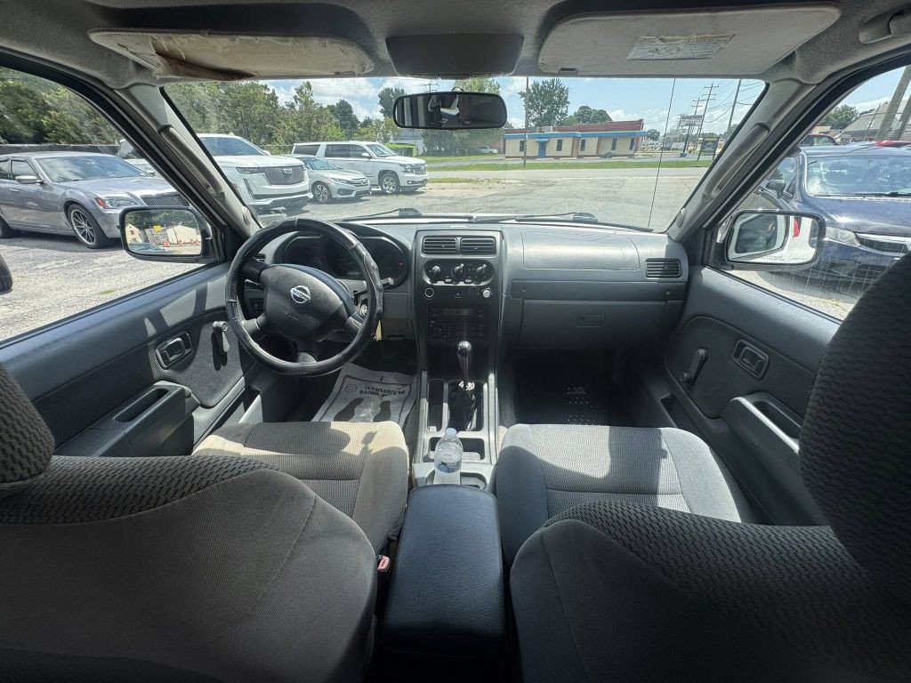2003 Nissan Frontier Image 8