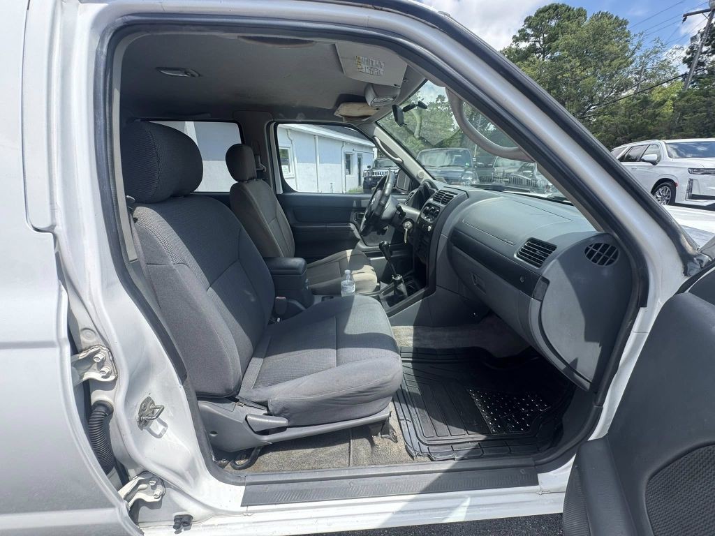 2003 Nissan Frontier Image 11