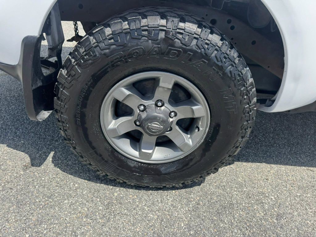 2003 Nissan Frontier Image 12