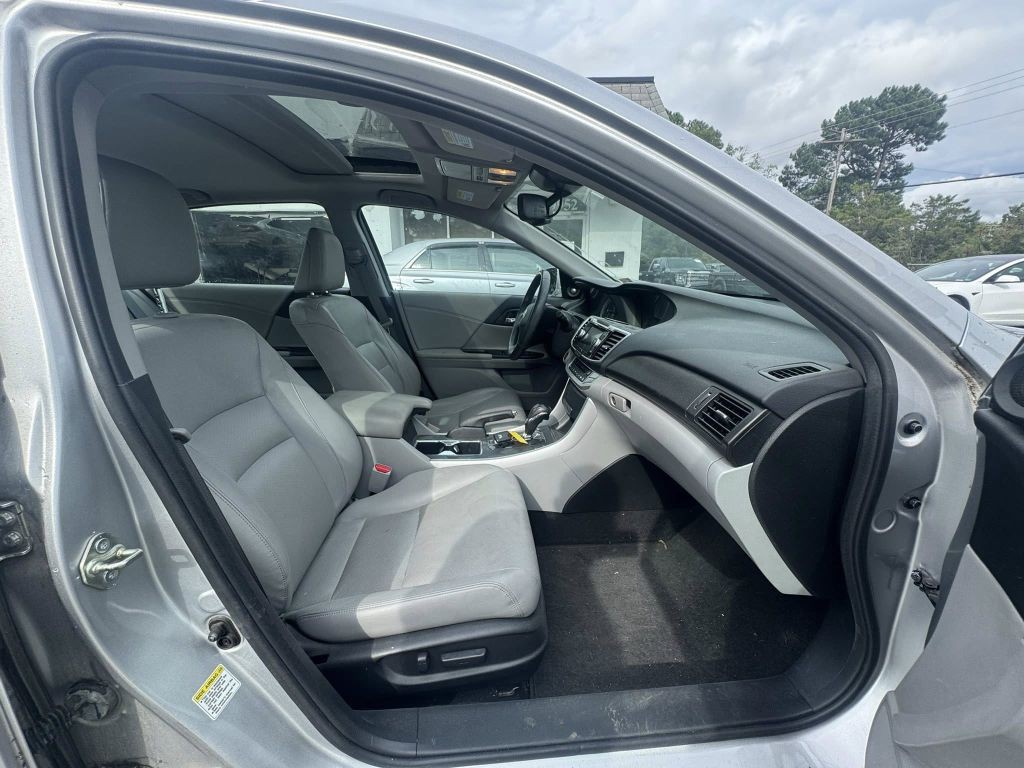 2015 Honda Accord Image 8