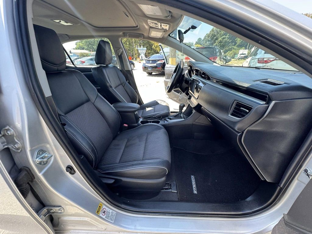 2016 Toyota Corolla Image 10
