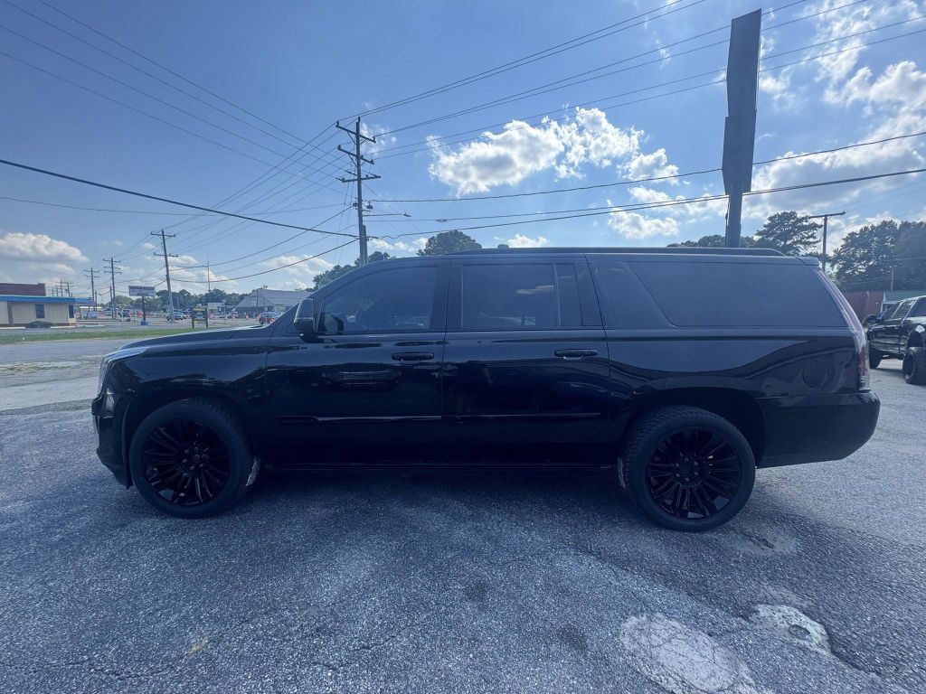 2016 Cadillac Escalade Image 3