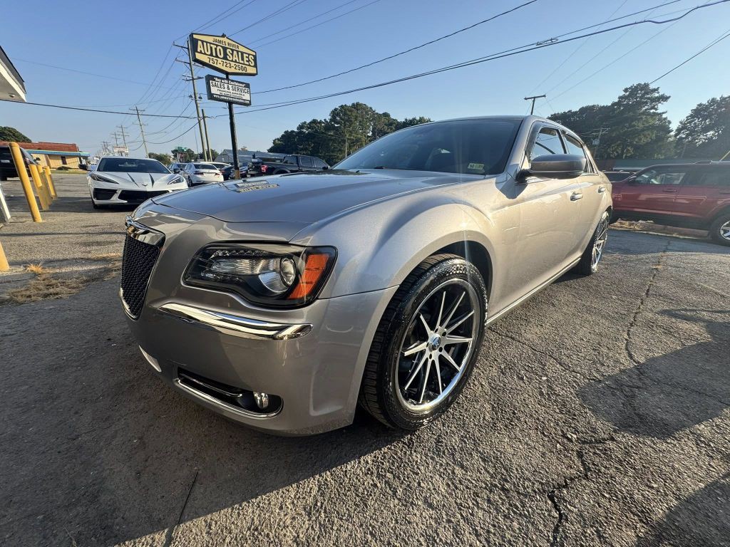 2013 Chrysler 300 Image 1