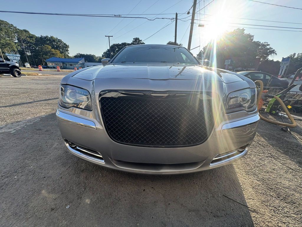 2013 Chrysler 300 Image 3