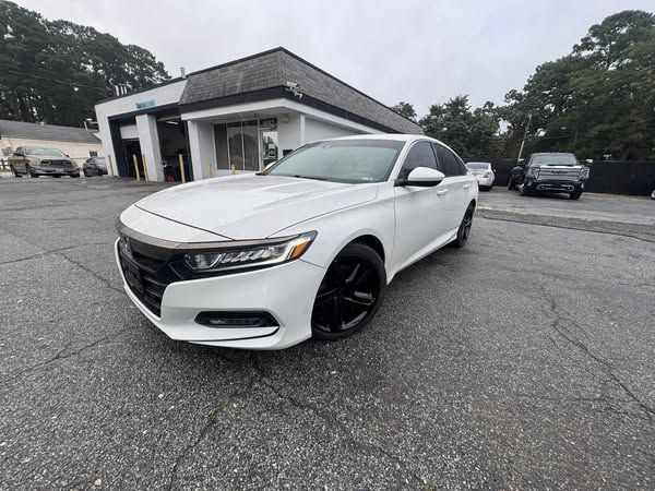2018 Honda Accord Image 1