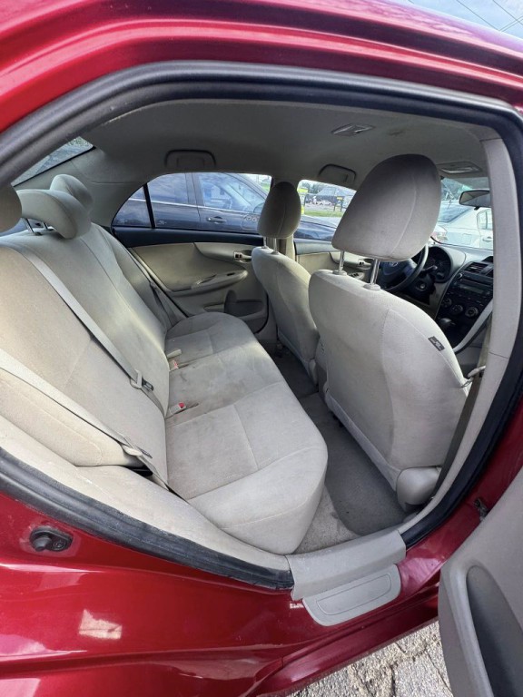 2013 Toyota Corolla Image 8