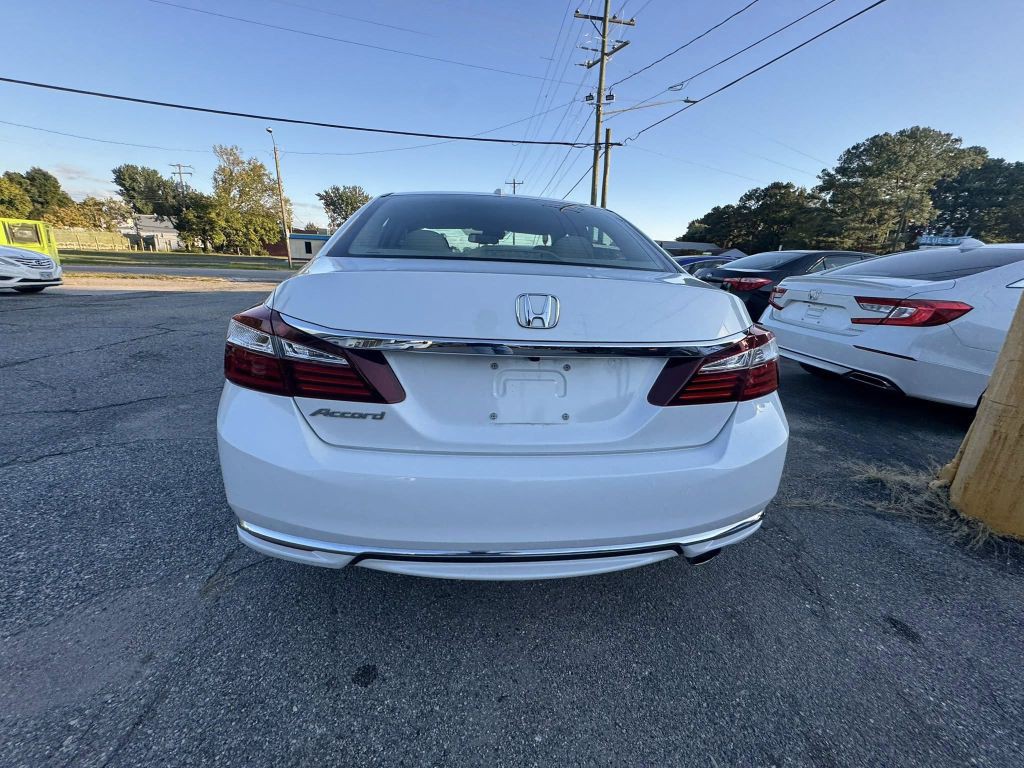2016 Honda Accord Image 4