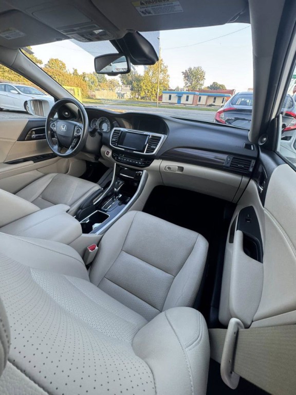2016 Honda Accord Image 11