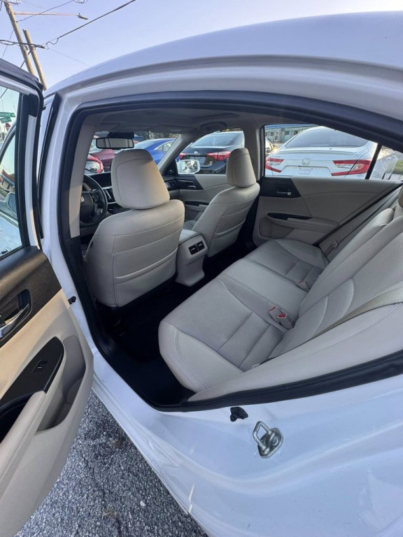 2016 Honda Accord Image 15