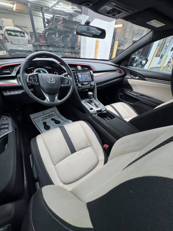 2017 Honda Civic Image 9