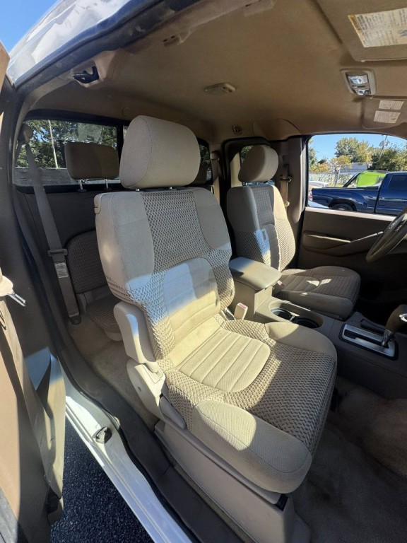 2005 Nissan Frontier Image 9