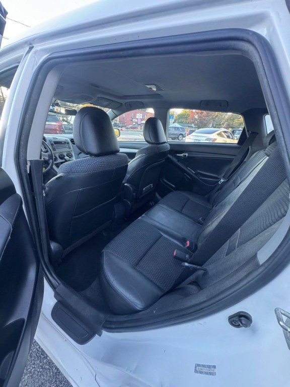 2009 Pontiac Vibe Image 11