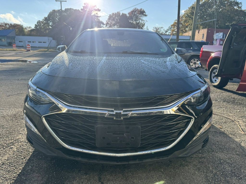 2020 Chevrolet Malibu Image 2