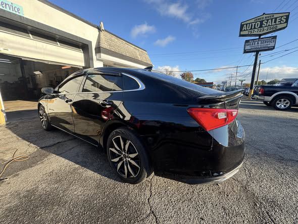 2020 Chevrolet Malibu Image 3