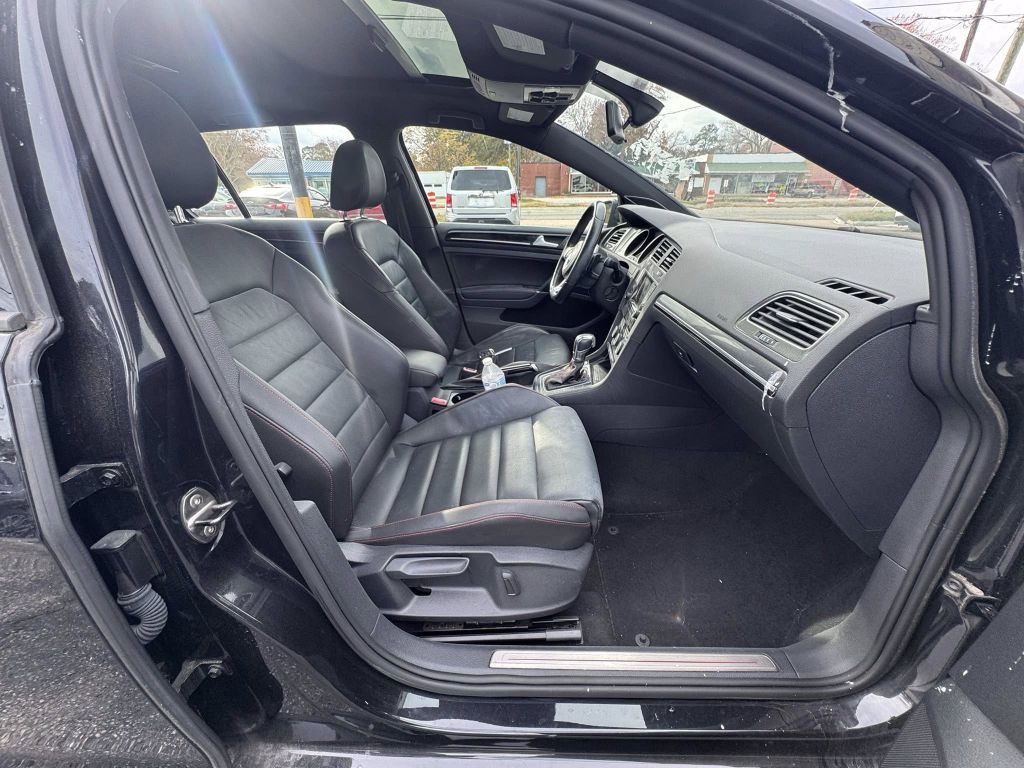 2015 Volkswagen GTI Image 7