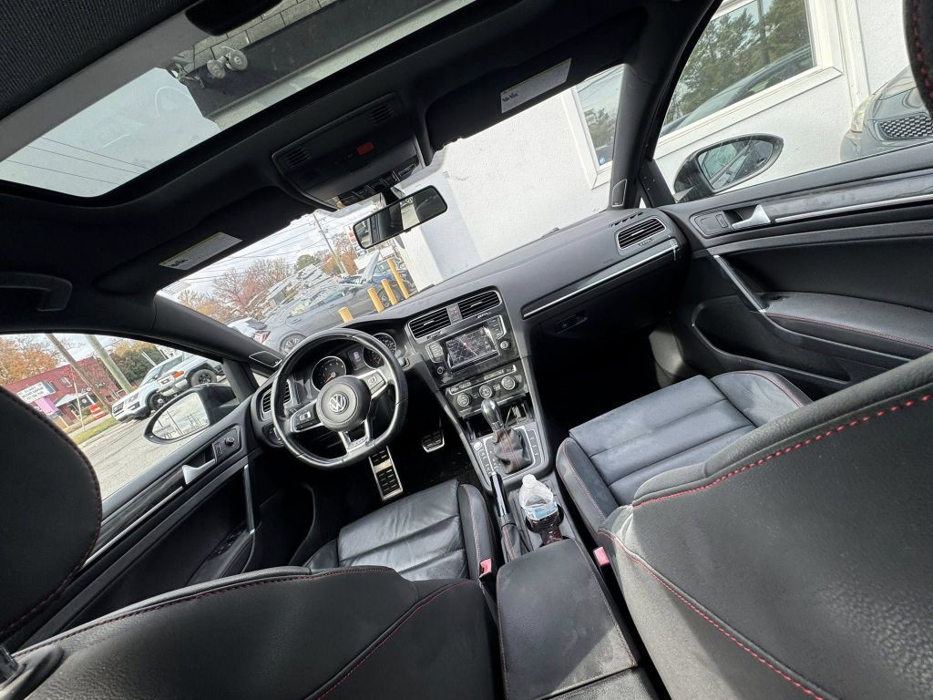 2015 Volkswagen GTI Image 8