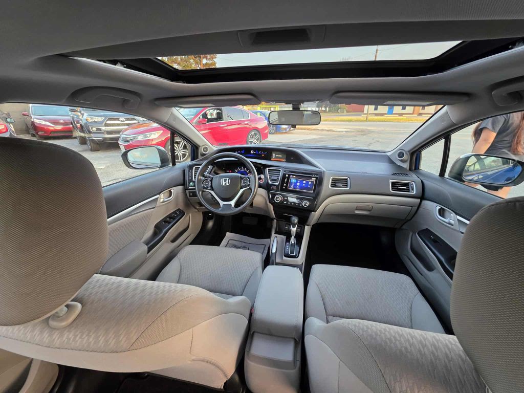 2015 Honda Civic Image 9