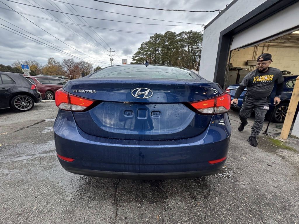2016 Hyundai Elantra Image 6