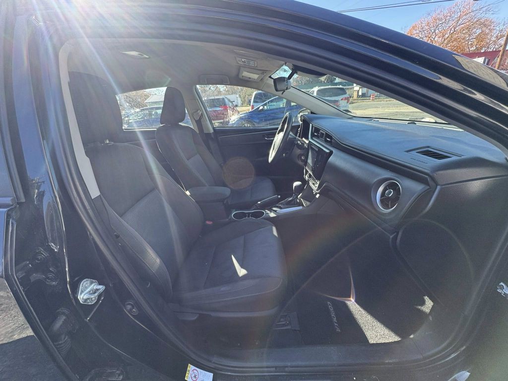 2018 Toyota Corolla Image 9