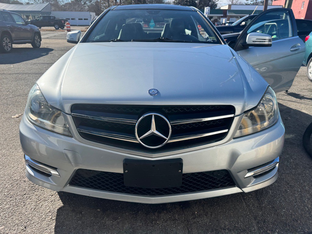 2013 Mercedes-Benz C-Class Image 3
