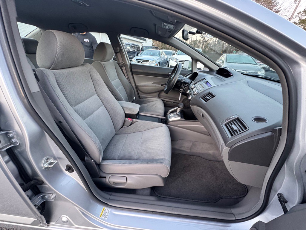 2011 Honda Civic Image 8