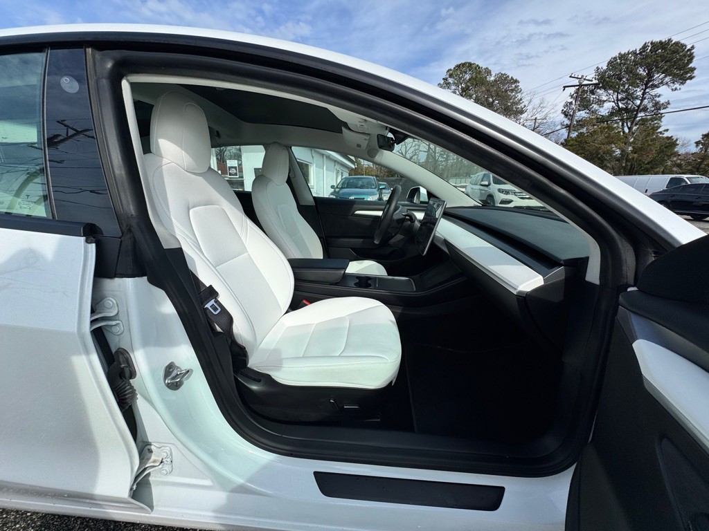 2022 Tesla Model 3 Image 9