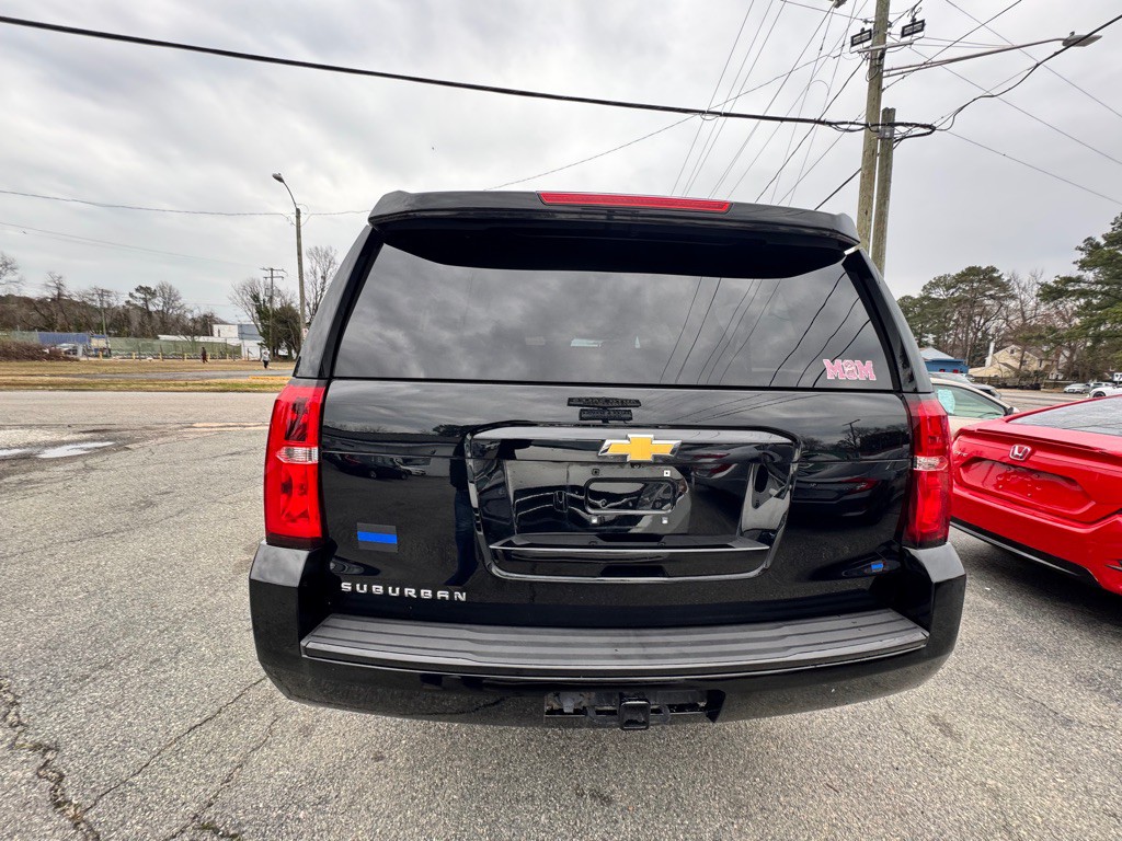 2015 Chevrolet Suburban Image 6
