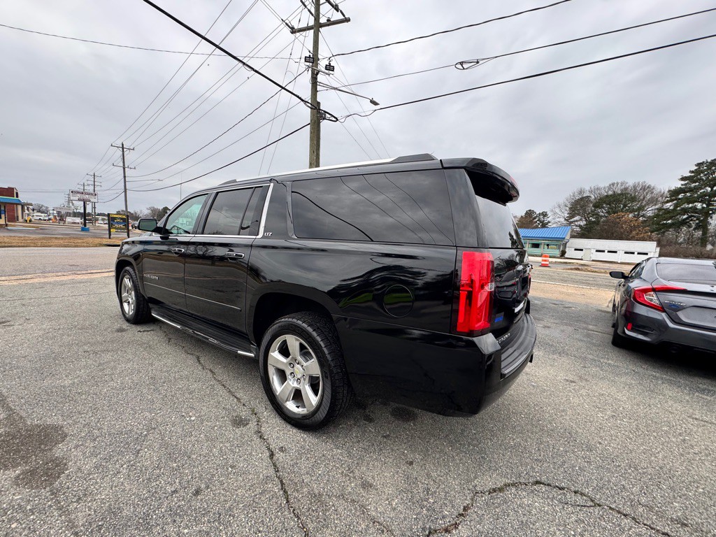 2015 Chevrolet Suburban Image 7