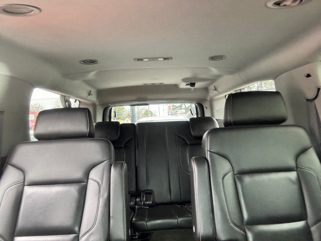 2015 Chevrolet Suburban Image 11
