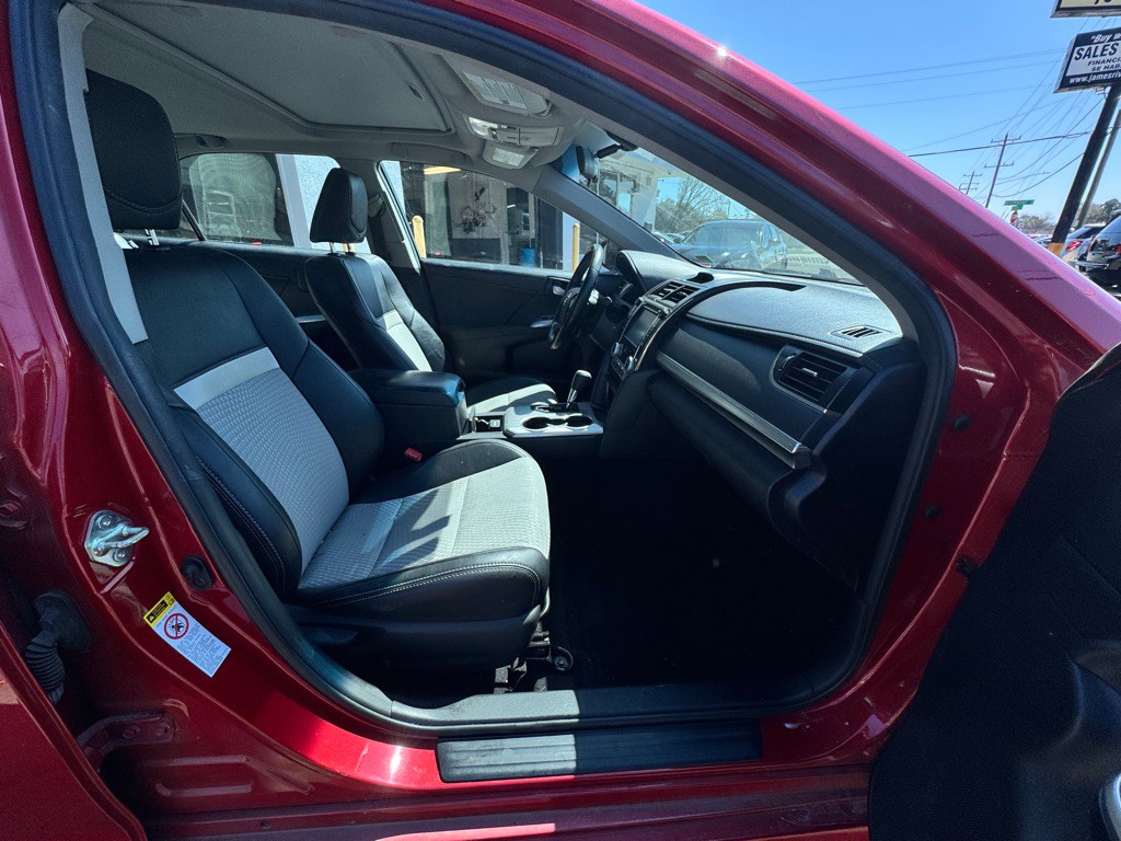 2014 Toyota Camry Image 6