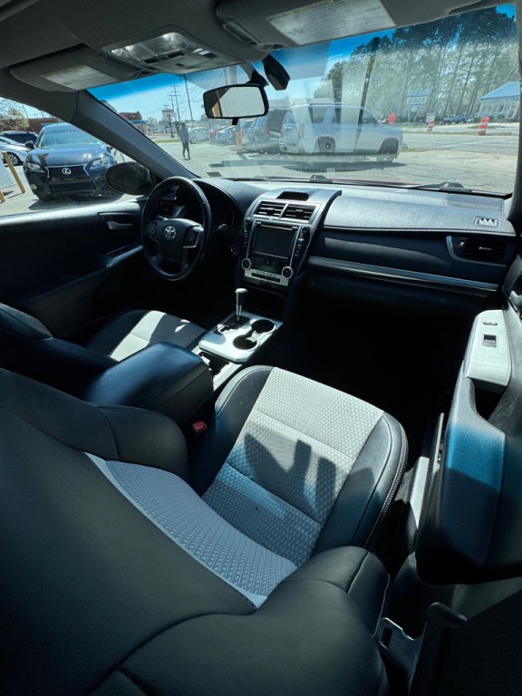 2014 Toyota Camry Image 8