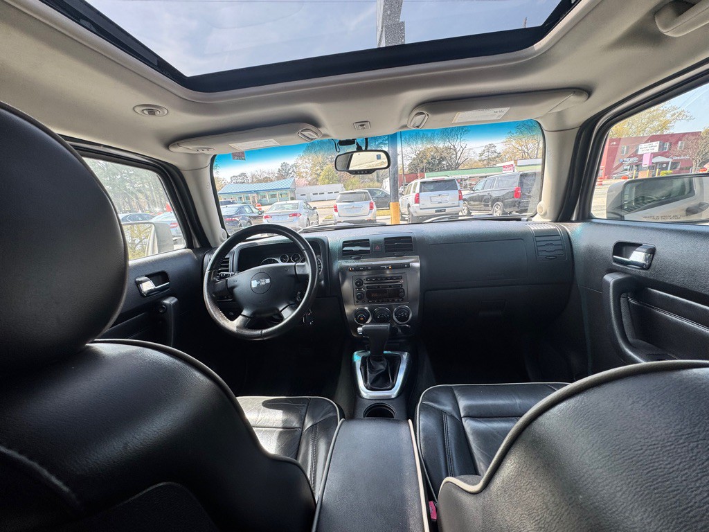 2007 HUMMER H3 Image 10