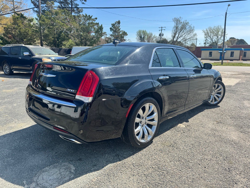 2019 Chrysler 300 Image 5
