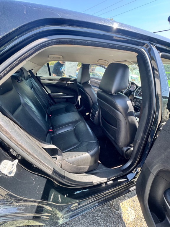 2019 Chrysler 300 Image 9