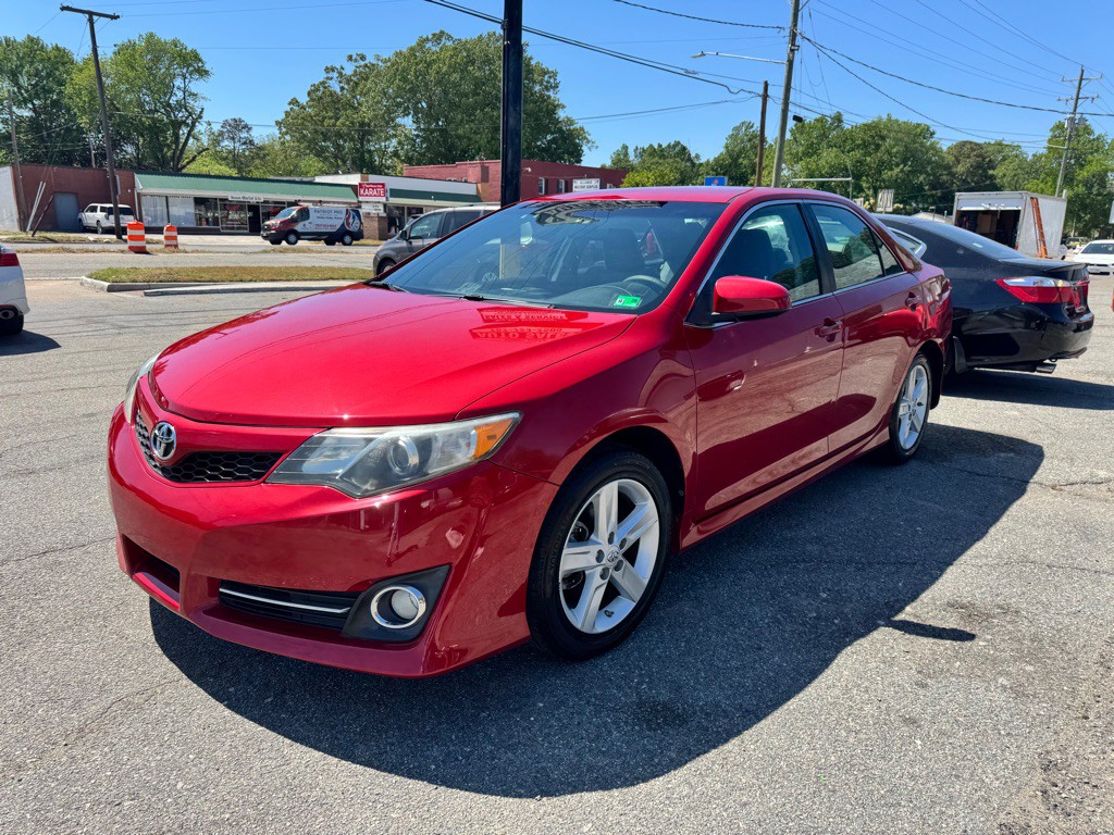 2014 Toyota Camry Image 1