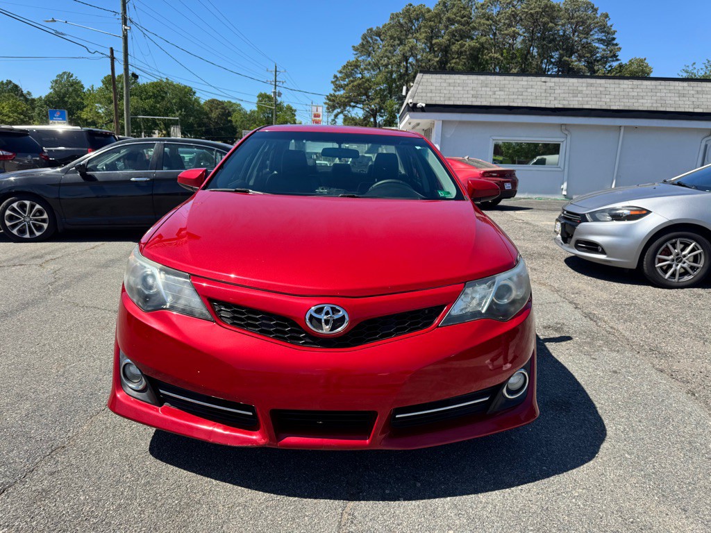 2014 Toyota Camry Image 2