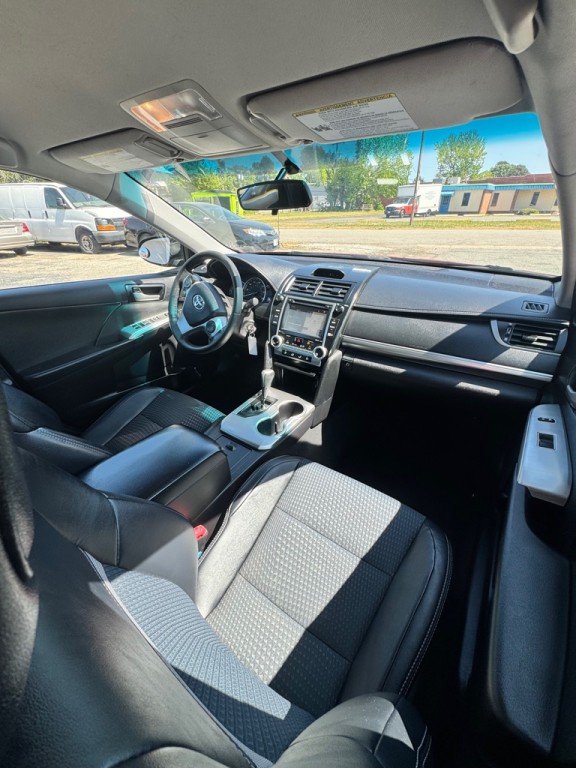 2014 Toyota Camry Image 9