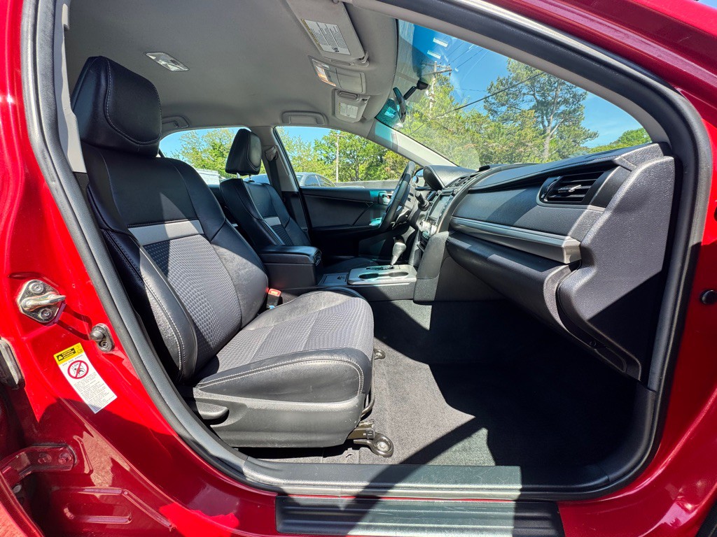2014 Toyota Camry Image 11