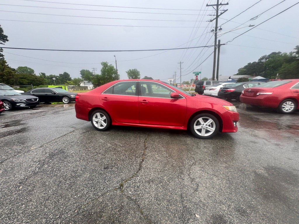 2014 Toyota Camry Image 4