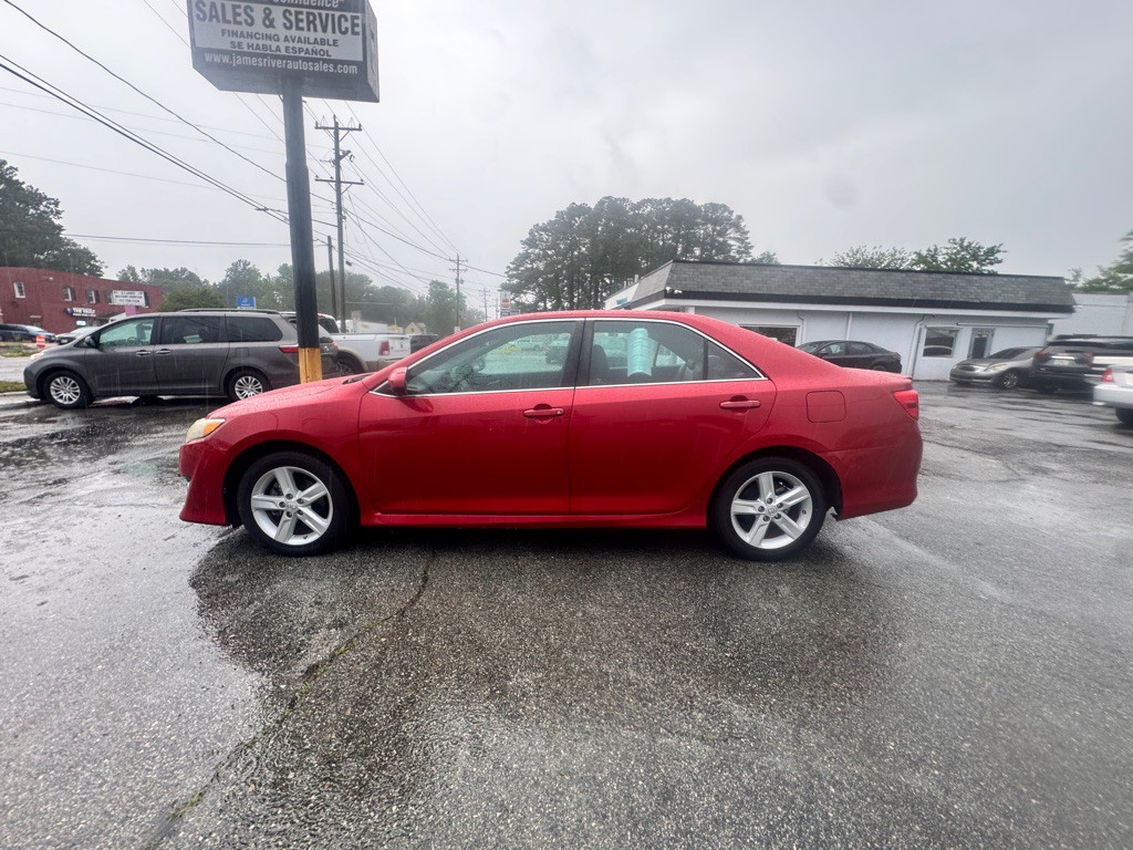 2014 Toyota Camry Image 5